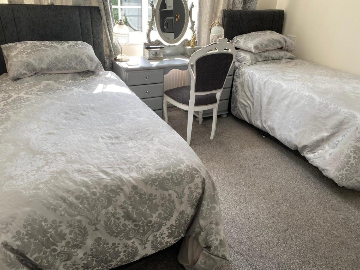 Tower Hill House Basingstoke Hotel Bagian luar foto